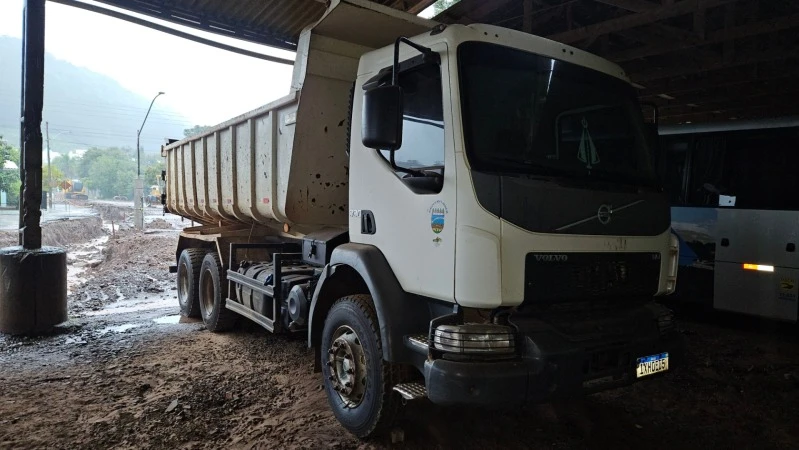 Volvo VM 330 Caminhão Caçamba 330 em Nova Alvorada - Rio Grande do Sul