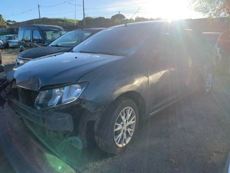 Renault Logan Expr 16 M Sucata Grande Monta em Salvador - Bahia