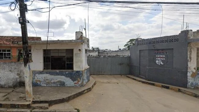 Sala Comercial com salas diversas em Campos dos Goytacazes/RJ em Campos Dos Goytacazes - Rio de Janeiro