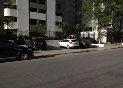 Apartamento com 2 Vagas em São Paulo/SP em São Paulo