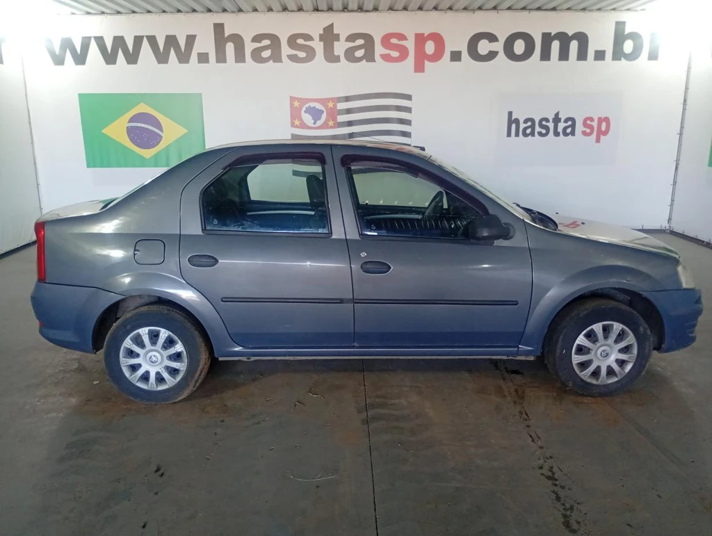 Renault Logan AUT 1016V 2011 Cinza em Casa Branca - São Paulo