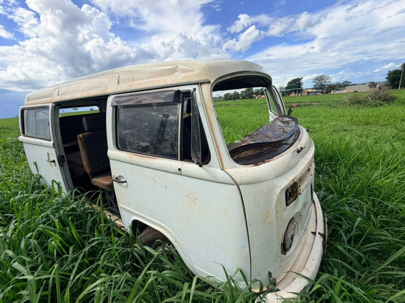 Volkswagen Kombi em Mira Estrela/SP em Mira Estrela - São Paulo