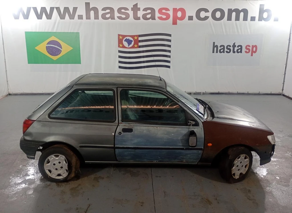 Ford Fiesta 1995 Verde em Casa Branca - São Paulo