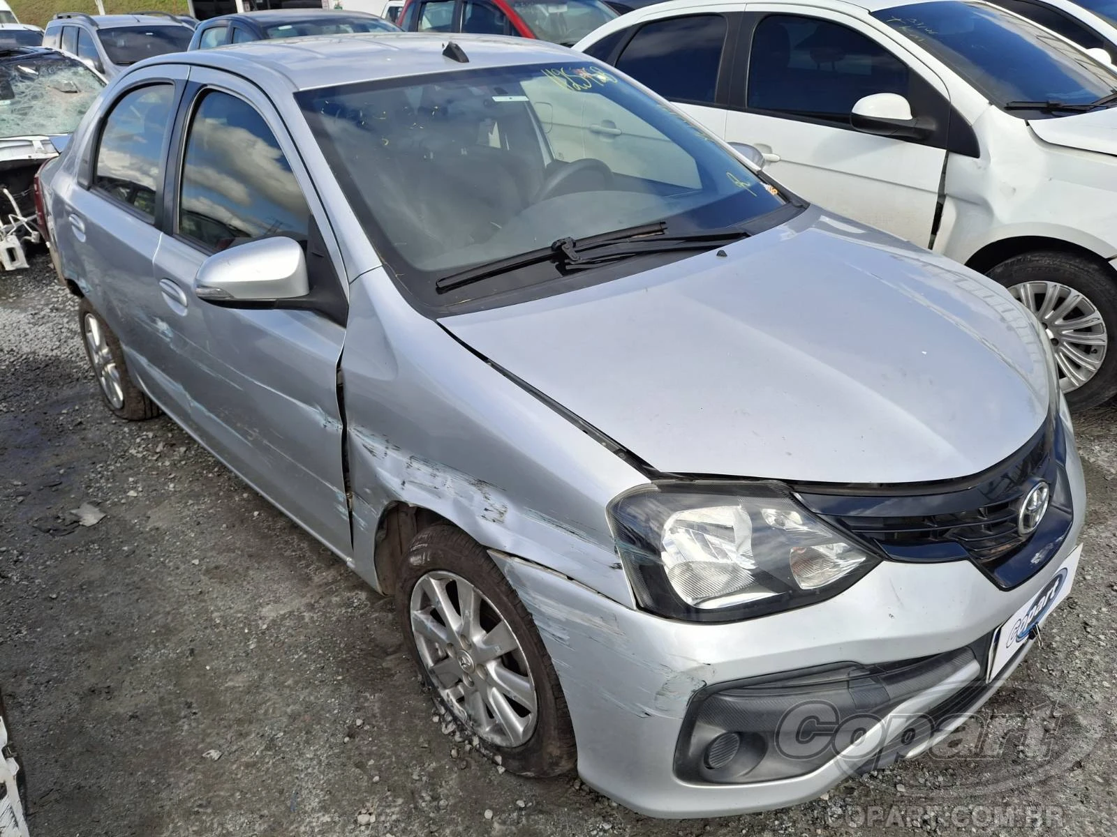Toyota Etios Seda X Plus 2019 1.5 Dual VVT-i Automático em Itaquaquecetuba - São Paulo