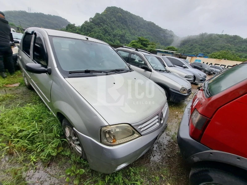 Renault Logan PRI 1616V em Sergipe
