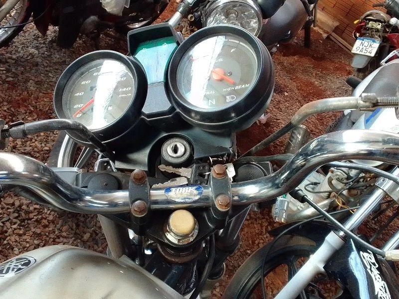 Yamaha YBR 125K 2006/2007 125cc Prata em Tangará De Serra - Mato Grosso