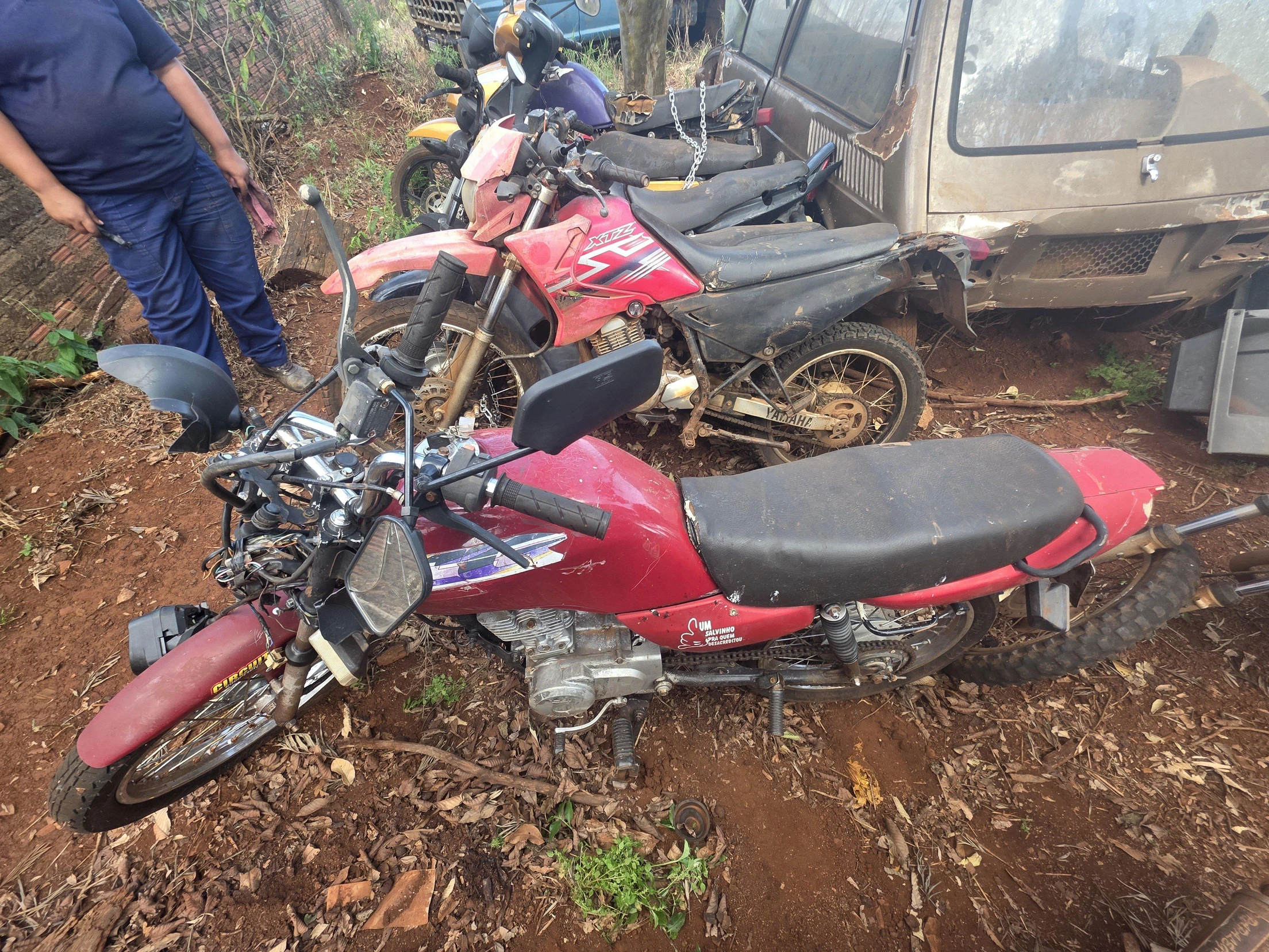 Honda CG Titan 1995 Vermelha em Campina Da Lagoa - Paraná