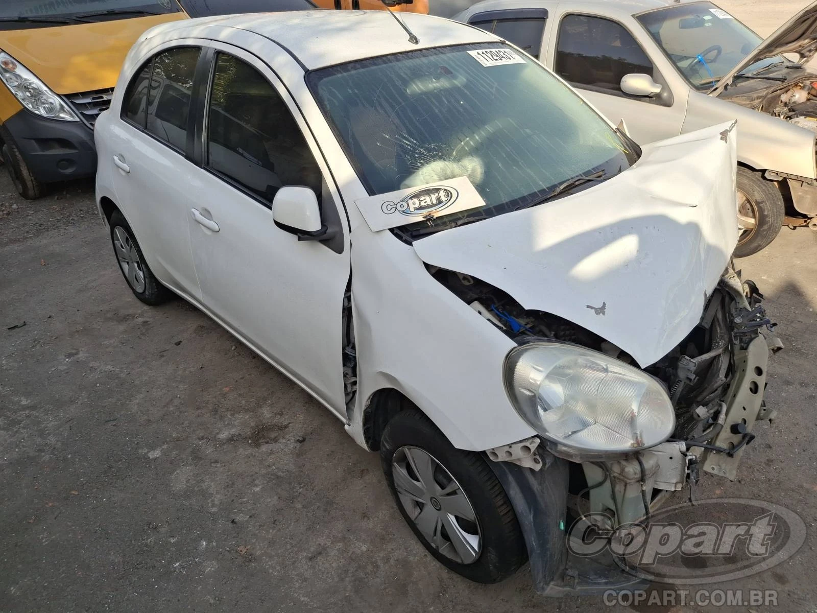 Nissan March 1.6 16V 2014 Flex em Osasco - São Paulo