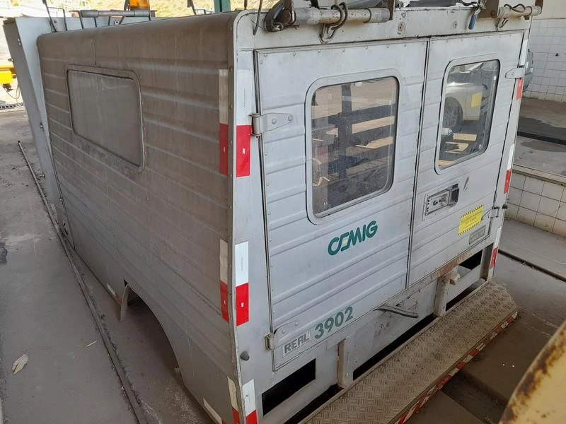 Real Baú Metálico Baú Metálico 02 Portas Traseiras em Contagem - Minas Gerais