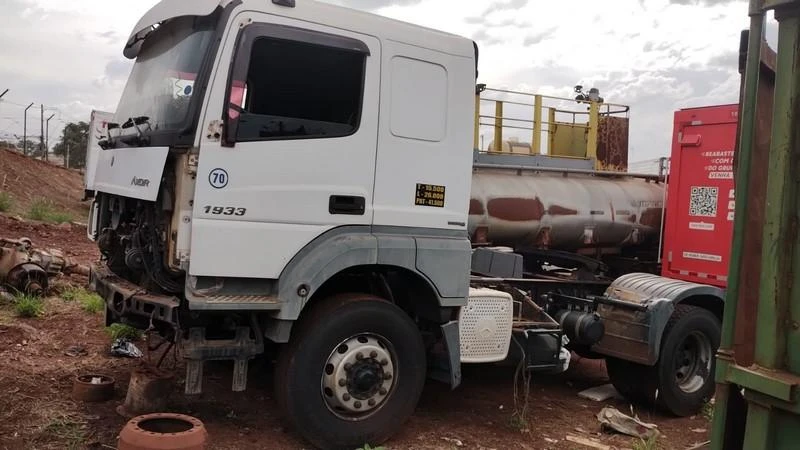Mercedes-Benz Axor 1933 S Axor 1933 S Automático 4x2 2013 em Ribeirão Preto