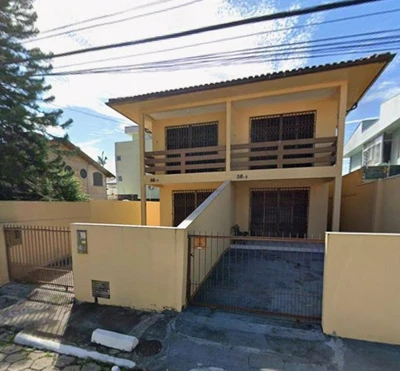 Sobrado em Canasvieiras, Florianópolis/SC em Florianópolis - Santa Catarina