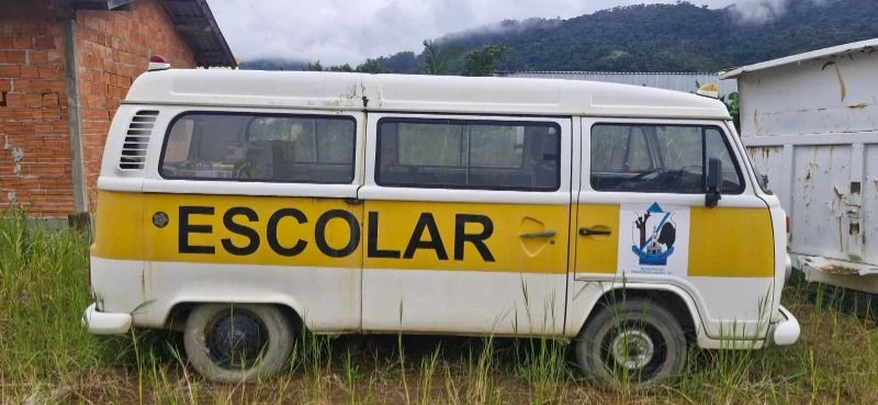 Volkswagen Kombi Kombi Escolar 2010 2011 Branco em Presidente Nereu - Santa Catarina