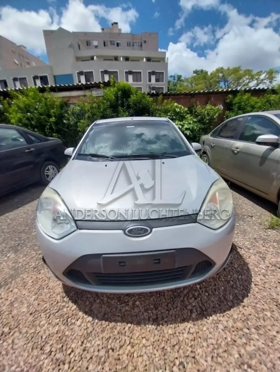 Ford Fiesta 1.6 Flex 2013/2014 em Porto Alegre - Rio Grande do Sul