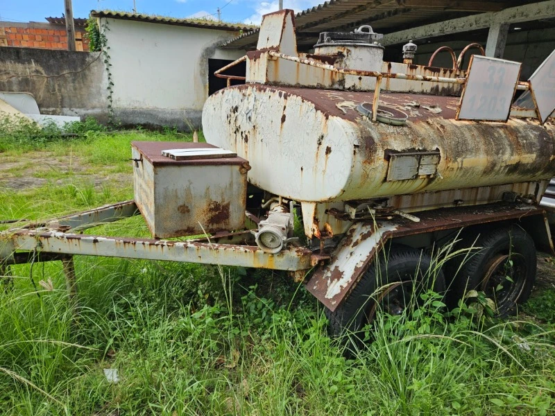 Lana Cosmos Reboque Tanque 2001/2002 em São Luís - Maranhão