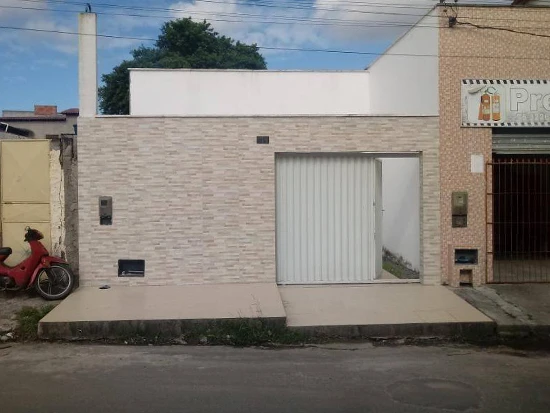 Casa em Feira de Santana/BA em Feira De Santana - Bahia