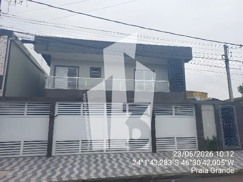 Casa com 1 Vaga em Praia Grande/SP em Praia Grande - São Paulo