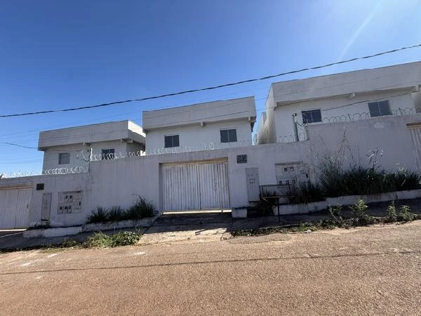 Apartamento com 2 Quartos em Águas Lindas de Goias/GO em Aguas Lindas De Goias - Goiás