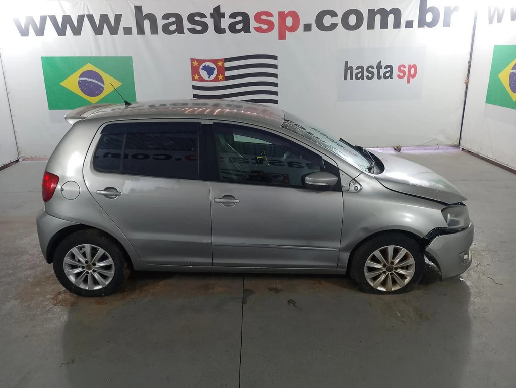 Volkswagen Fox 1.6 Prime GII 2011 2012 Prata em Casa Branca - São Paulo