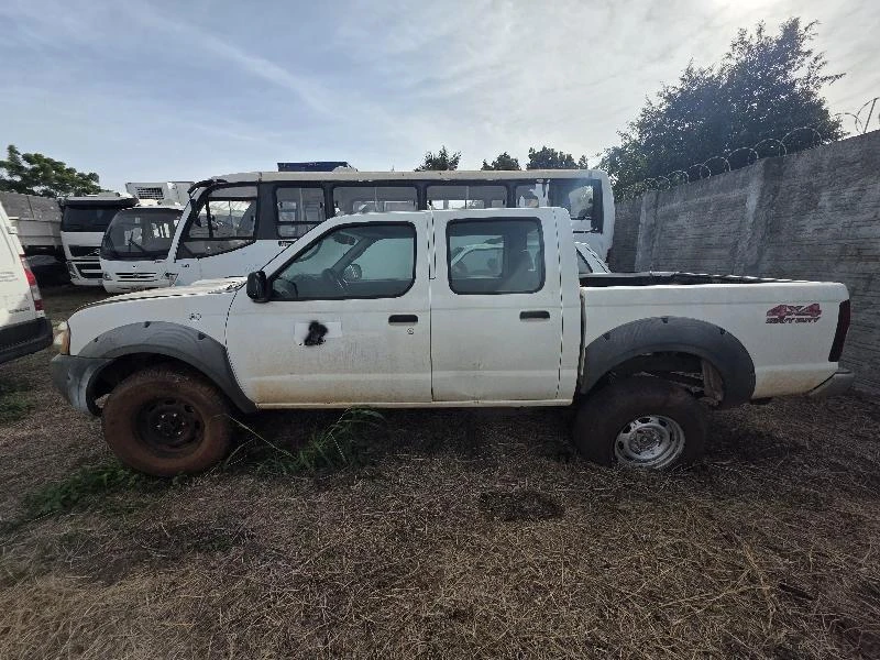 Nissan Frontier XE 2006 4x4 em Toledo - Paraná