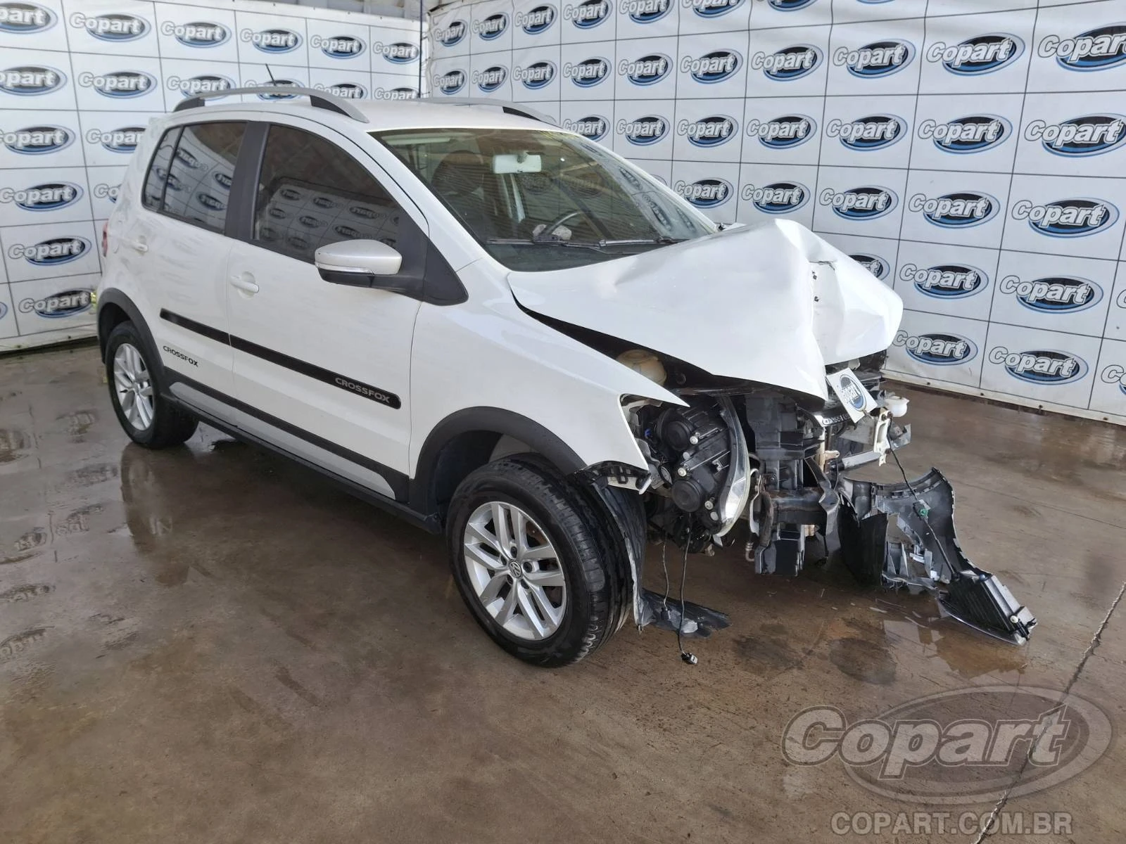 Volkswagen Fox CrossFox 2016 1.6 MSI em Candeias - Bahia