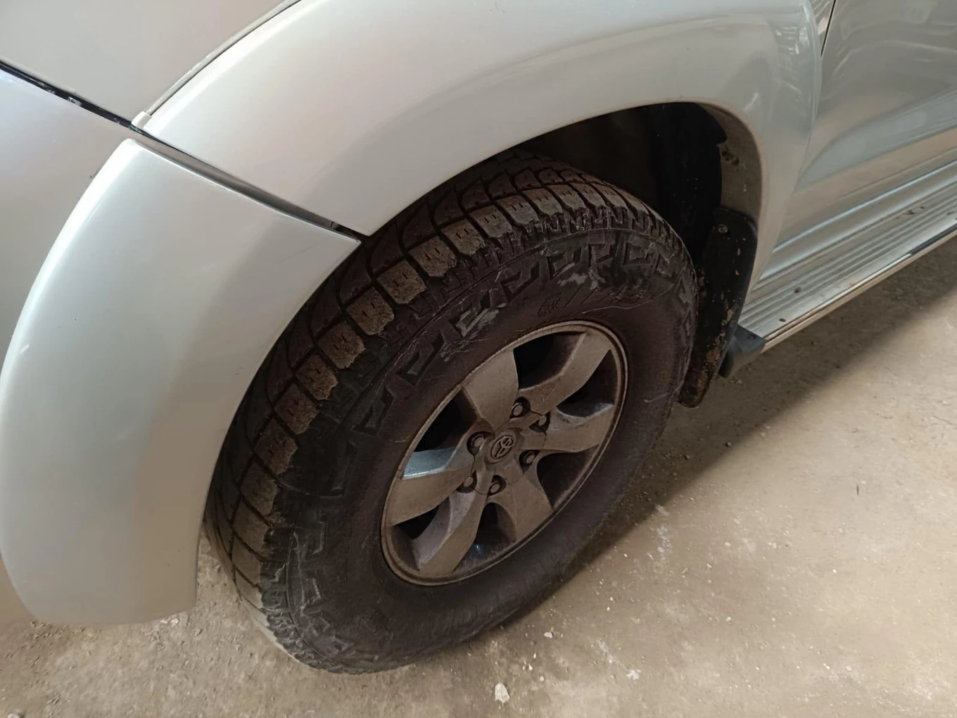 Toyota Hilux SR 2014 4x2 em Curitiba - Paraná