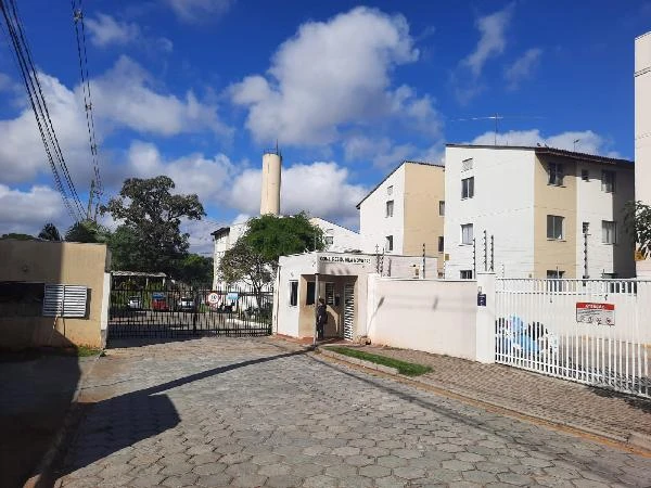 Apartamento com 2 Quartos e 1 Vaga em São José dos Pinhais/PR em Sao Jose Dos Pinhais - Paraná