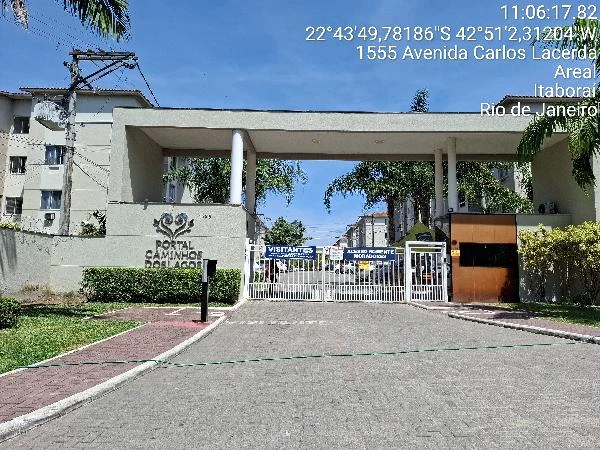 Apartamento no condomínio Portal Caminho dos Lagos com 2 quartos e 1 vaga de garagem