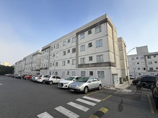 Apartamento com 2 Quartos e 1 Vaga em Sao Jose dos Pinhas/PR em Sao Jose Dos Pinhais - Paraná