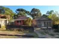 Casa com 2 Casas de madeira em Tibagi/PR em Tibagi - Paraná