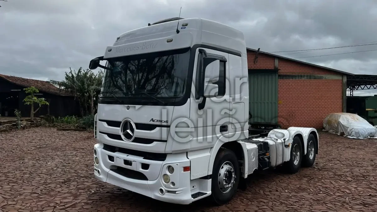 Mercedes-Benz Actros Ano 2018 6x4 Automático Diesel em Três De Maio - Rio Grande do Sul