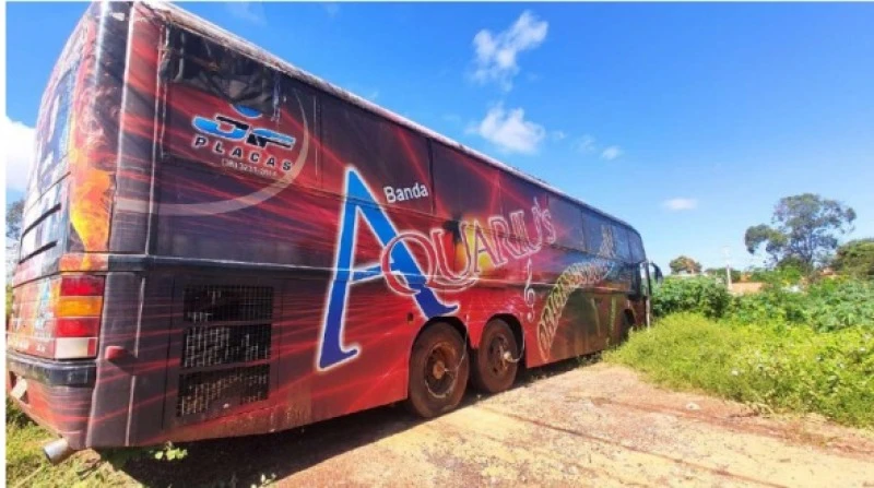 Volvo B12 400 B12 400 4x2 Diesel em Brasília De Minas - Minas Gerais