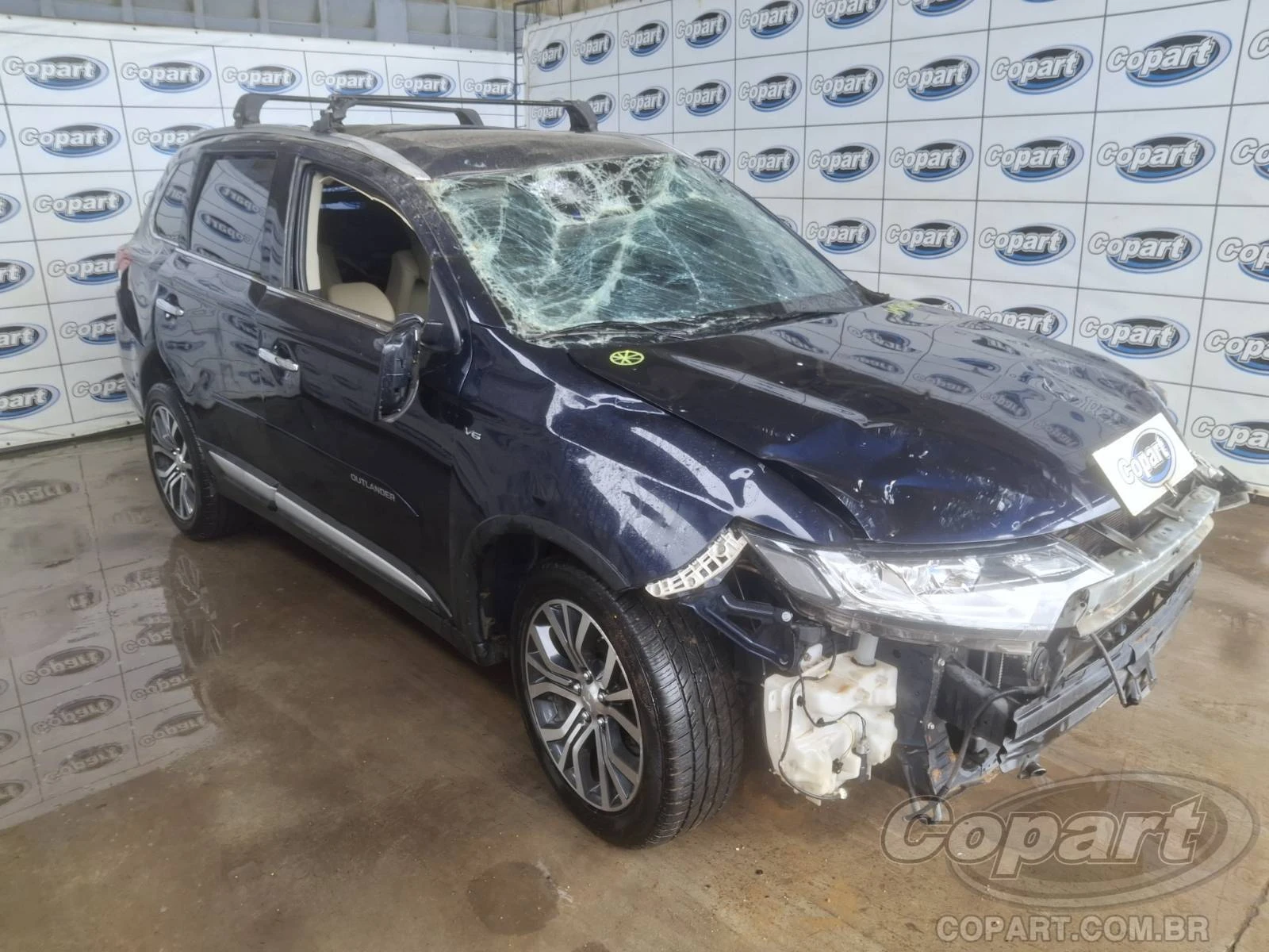 Mitsubishi Outlander Outlander GT AWD 2017 3.0 V6 em Candeias - Bahia