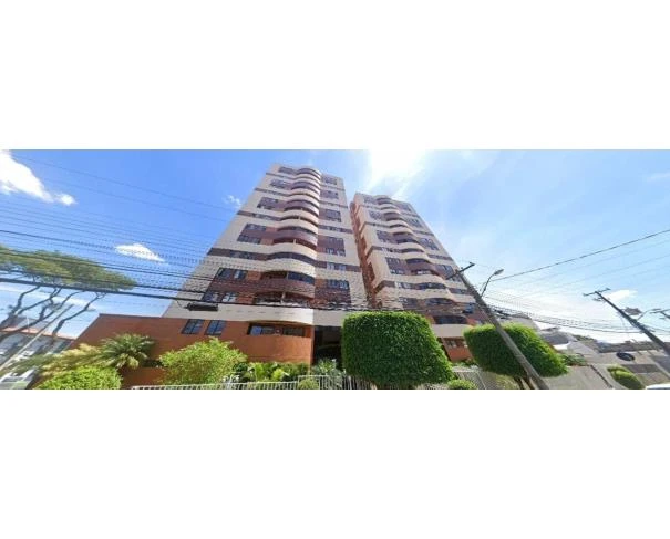 Apartamento com 53m² privativa no Capão Raso, Curitiba/PR em Curitiba - Paraná