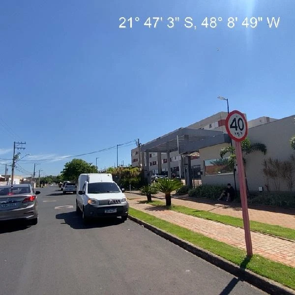 Apartamento com 2 Quartos e 1 Vaga em Araraquara/SP em Araraquara - São Paulo
