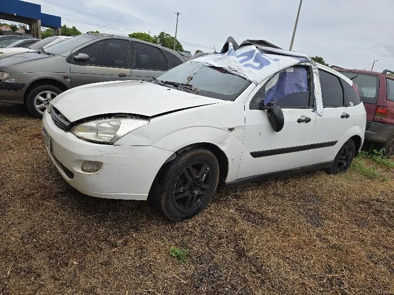 Ford Focus 2001 1.8 Automático em Toledo - Paraná