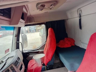 Volvo VM 270 270 6x2R Branco 2013 em Colombo - Paraná