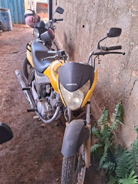 Honda CG 150 Titan ESD 2012/2013 Amarelo Flex em Coluna - Minas Gerais