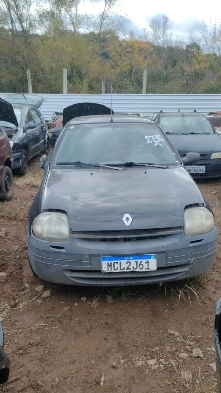 Renault Clio RL 1.0 em Santana Do Livramento - Rio Grande do Sul