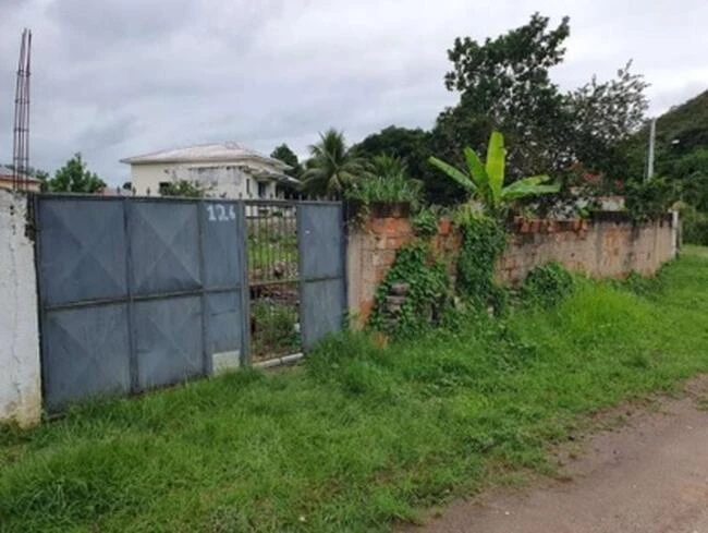 Terreno com 522m² no Mangueirinha em Rio Bonito/RJ em Rio Bonito - Rio de Janeiro