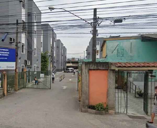 Apartamento de 45m² com 2 quartos e 1 vaga em condomínio no RJ