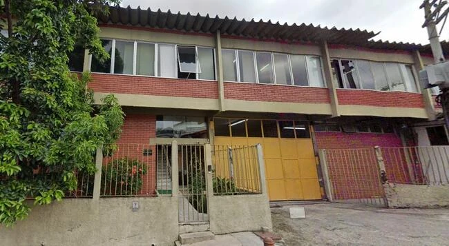 Prédio Comercial em Califórnia, Nova Iguaçu/RJ em Nova Iguaçu - Rio de Janeiro