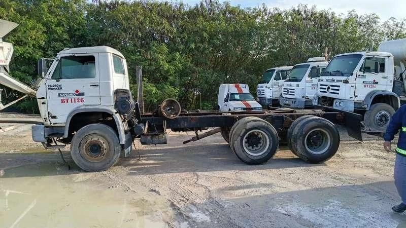 Volkswagen 26.260 EA 2008/2009 6x4 em Indaiatuba - São Paulo
