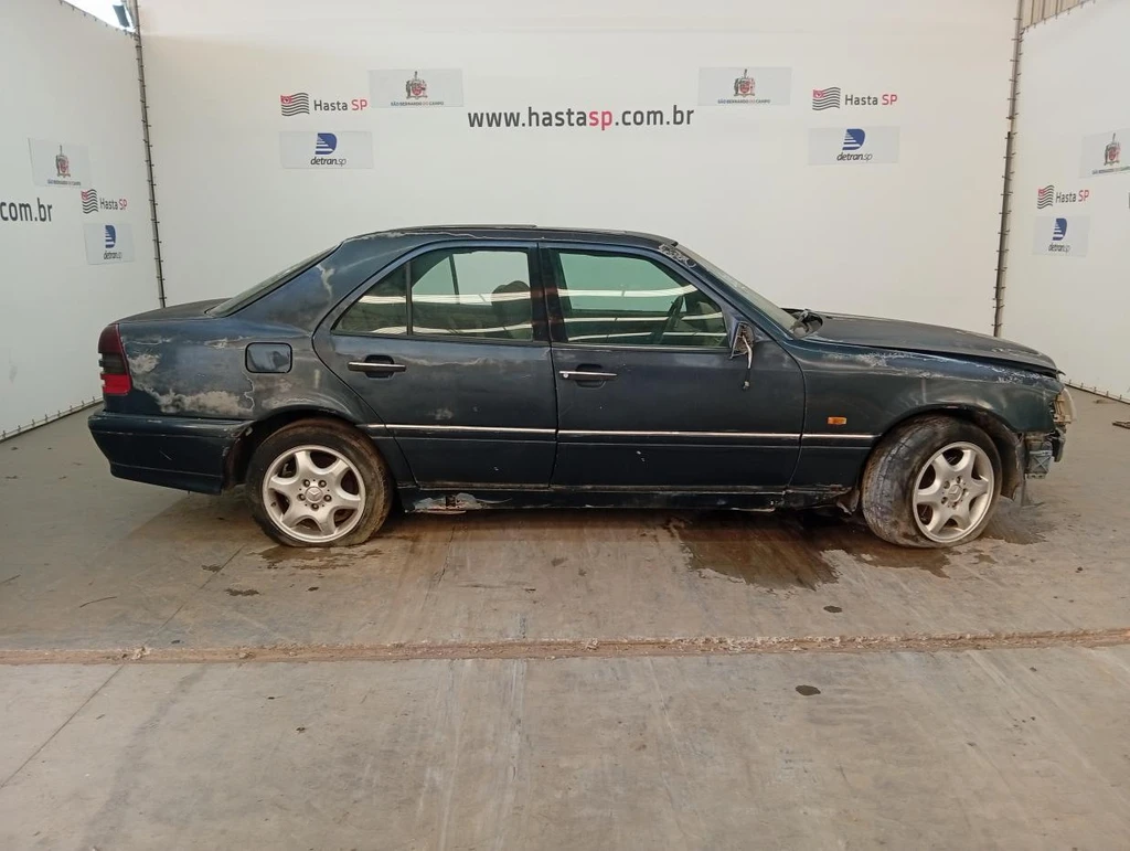 Mercedes-Benz C280 1994 Preto HA28W em Porto Feliz - São Paulo