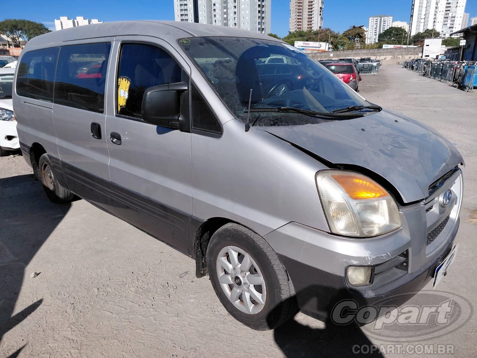 Hyundai H-1 Starex SVX 2004 2.6 Diesel Utilitário 4x2 em Osasco - São Paulo