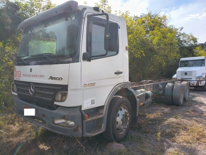 Mercedes-Benz Atego 2425 2010 Branco Diesel em Pouso Alto - Minas Gerais