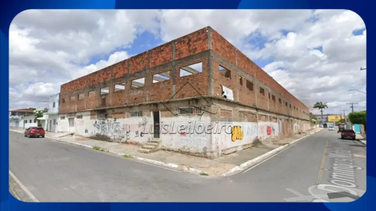 Prédio Comercial com 2 Pavimentos em Arapiraca/AL em Arapiraca - Alagoas