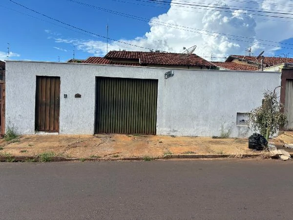 Casa com 2 Quartos e 2 Vagas em Frutal/MG em Frutal - Minas Gerais