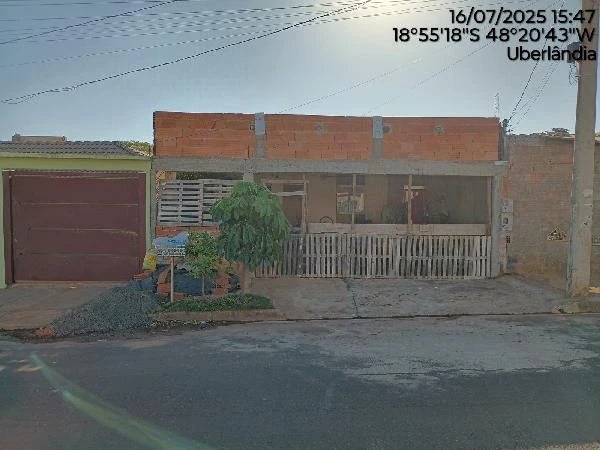 Prédio com 2 Quartos em Uberlândia/MG em Uberlandia - Minas Gerais