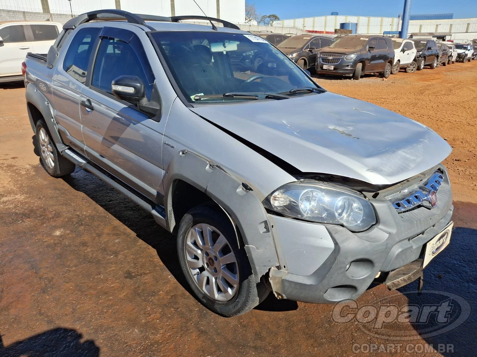 Fiat Strada CD Adventure 2015 1.8 Automático com Suspensão Danificada em Aparecida De Goiânia - Goiás