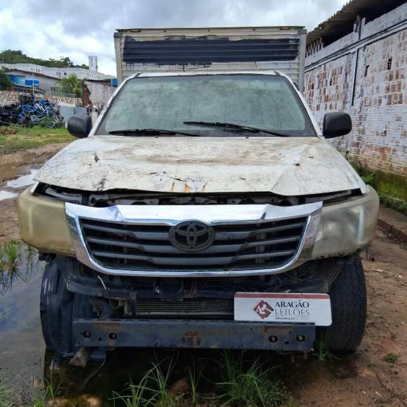 Toyota Hilux CS4X4 2011/2012 em Recife - Pernambuco